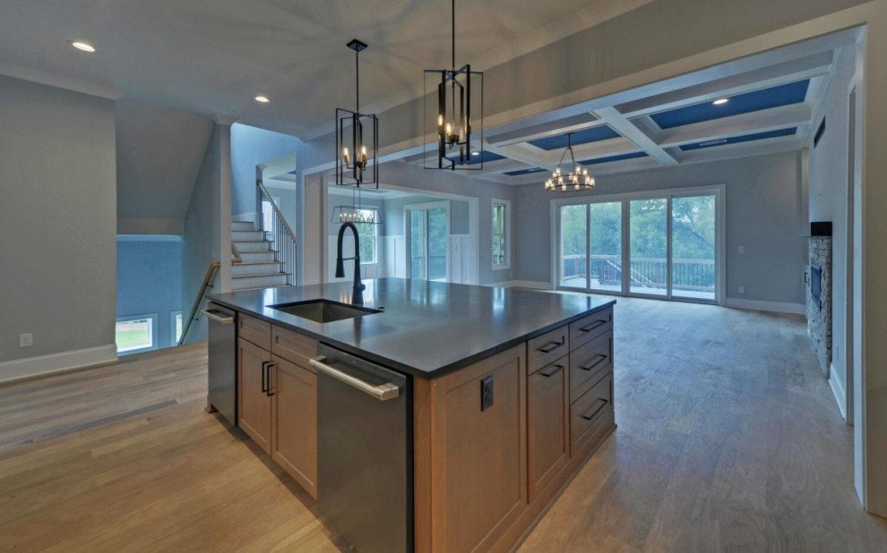 Example of a transitional home design design in Atlanta