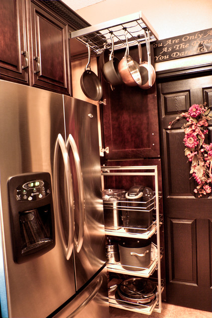 Transitional transitional-kitchen