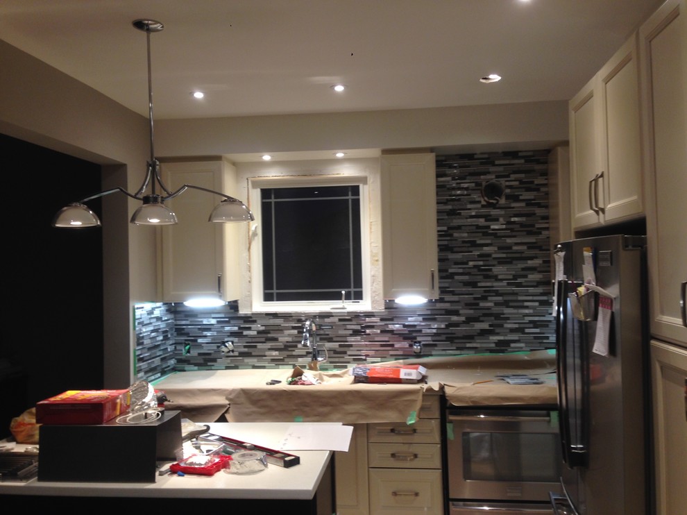 Kitchen - kitchen idea in Toronto