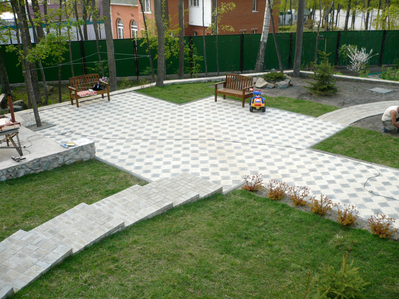 частичная реконструкция   территории жилого дома