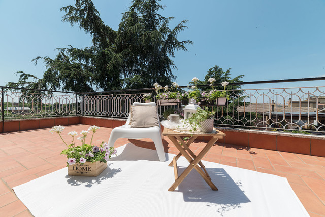 Home Staging per una casa vuota contemporary-deck