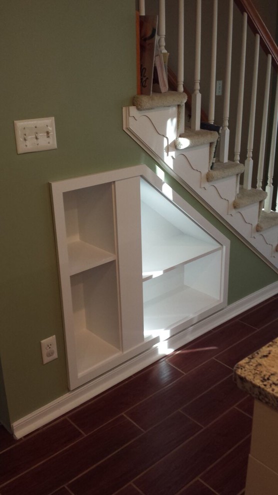Kitchen - transitional kitchen idea in Richmond