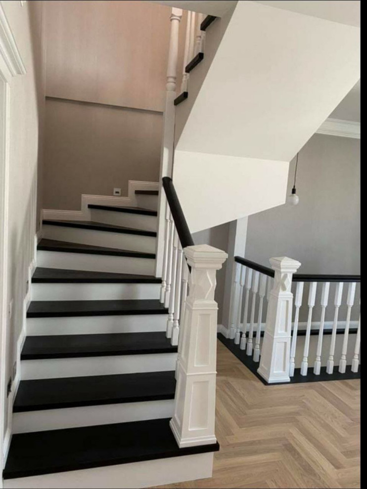 Лестница из дерева в классическом стиле