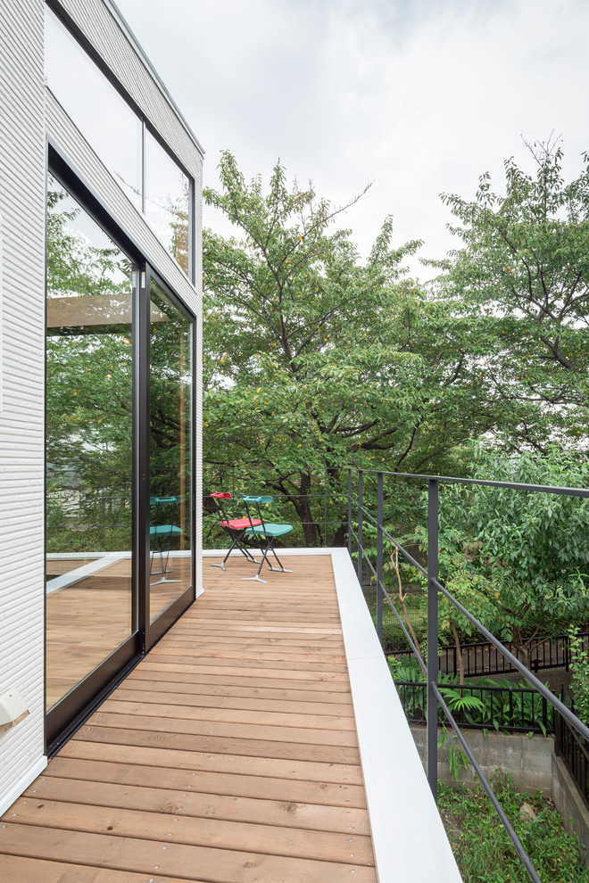Inspiration for a modern deck in Tokyo Suburbs.