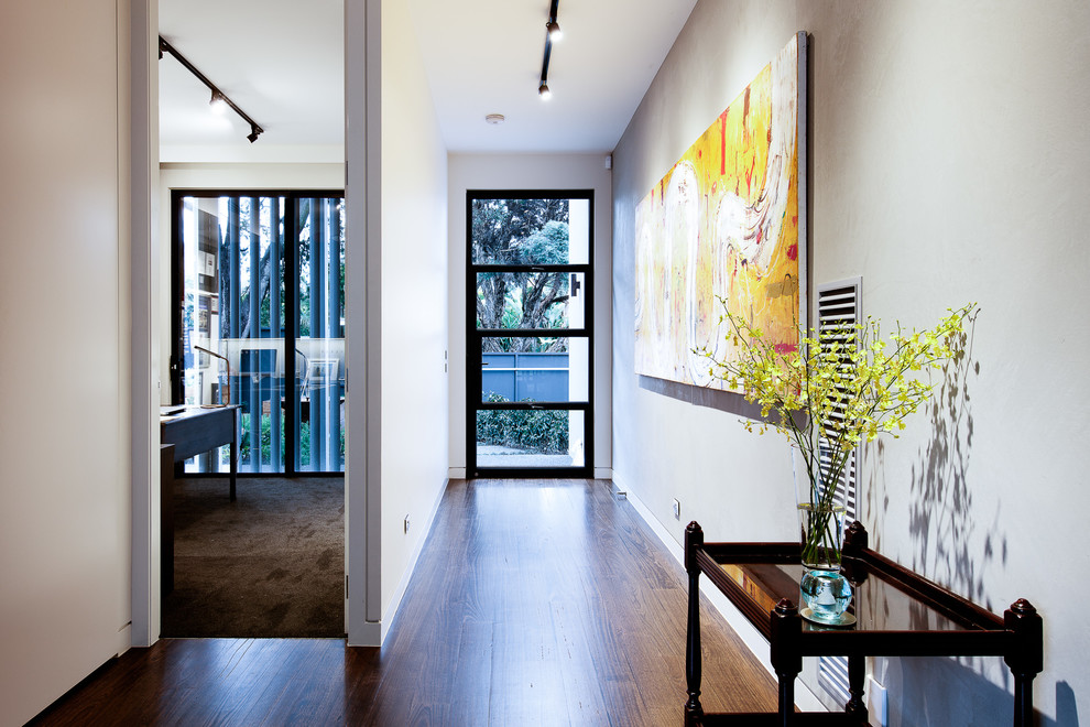 This is an example of a contemporary hallway in Melbourne.
