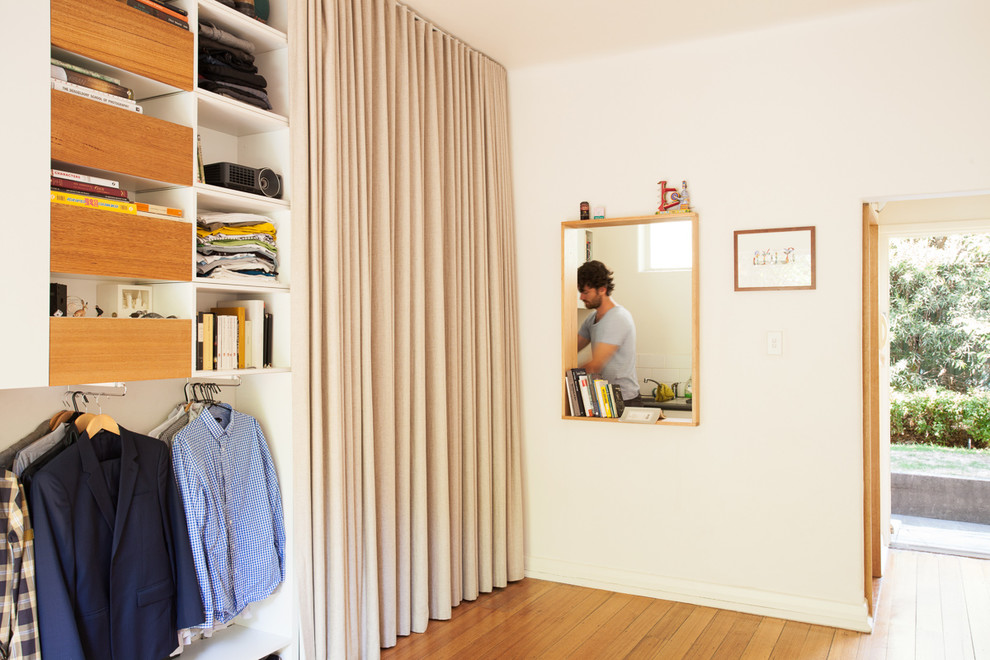 Design ideas for a contemporary storage and wardrobe in Melbourne.