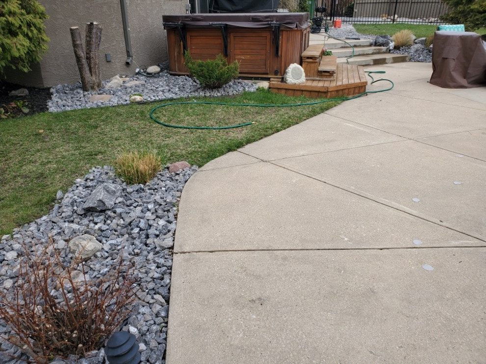 Home design - modern home design idea in Calgary
