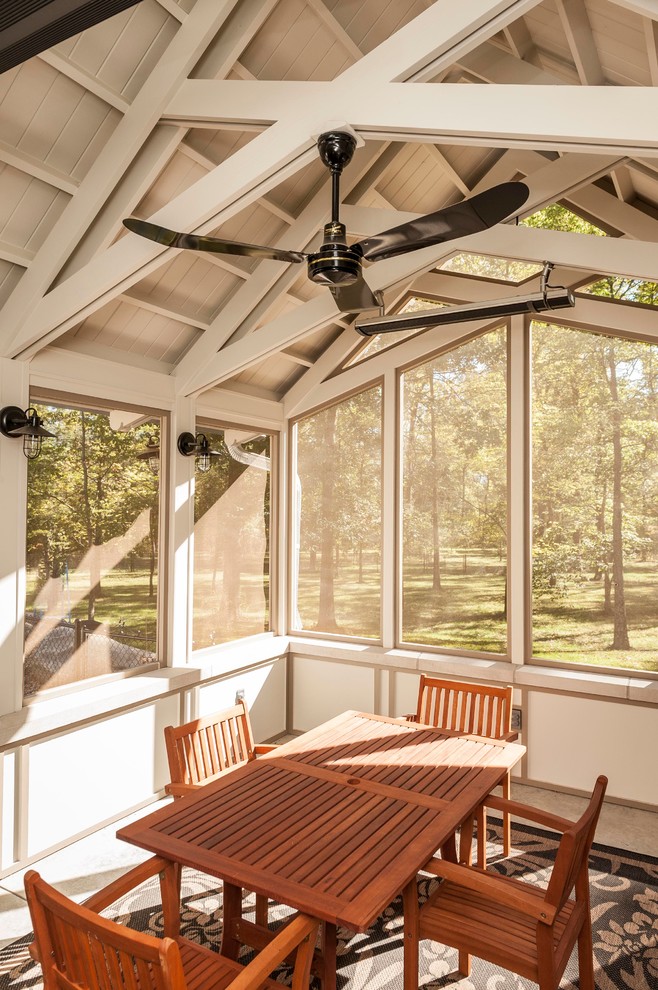 Design ideas for a traditional verandah in Indianapolis.