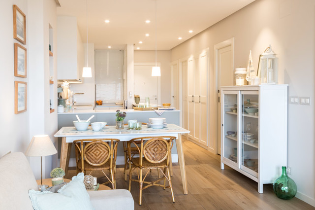 Apartamento junto al mar coastal-dining-room