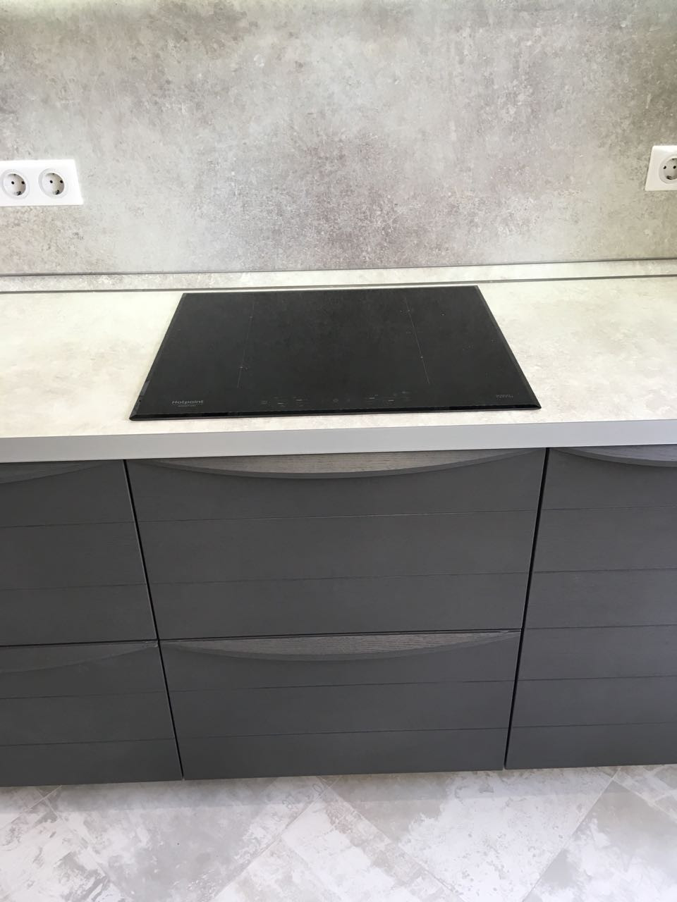 Угловая кухня в современном стиле