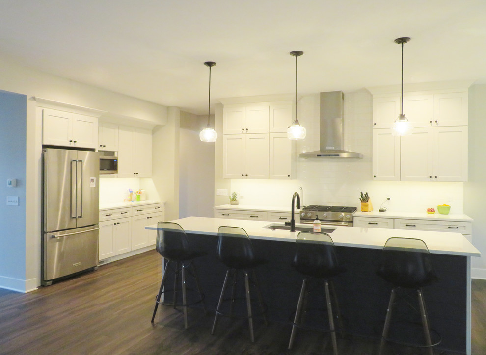 Example of a transitional kitchen design in Grand Rapids