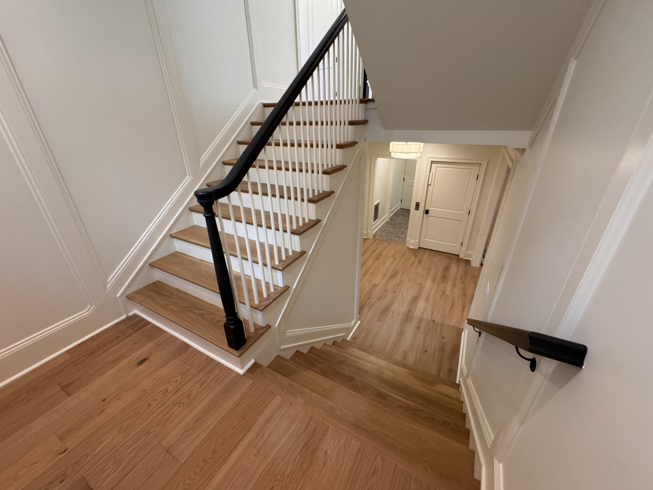 Project #160 | Traditional Box Stair with Gooseneck Handrail
