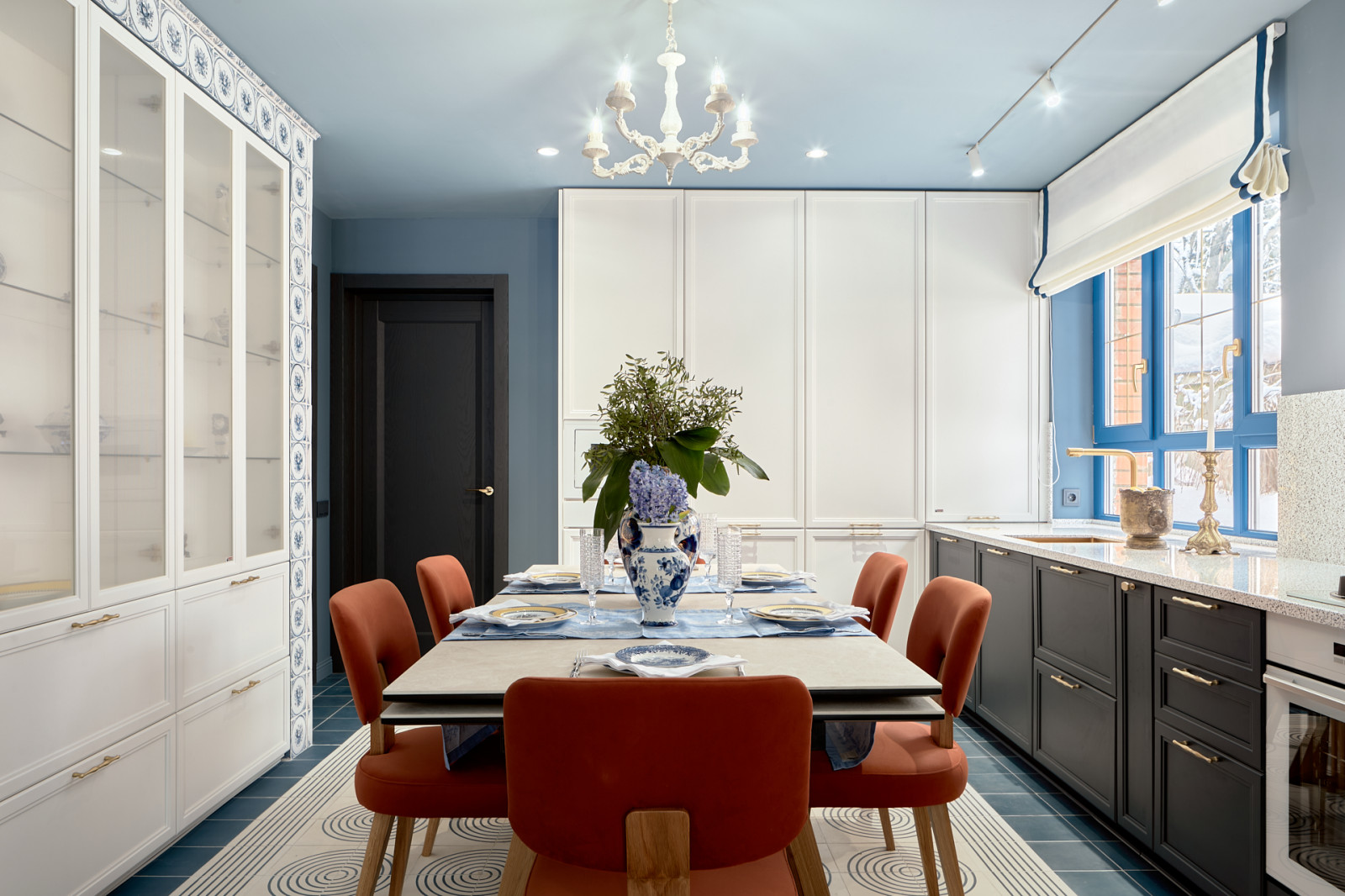 Гжель и маркетри, кухня-гостиная