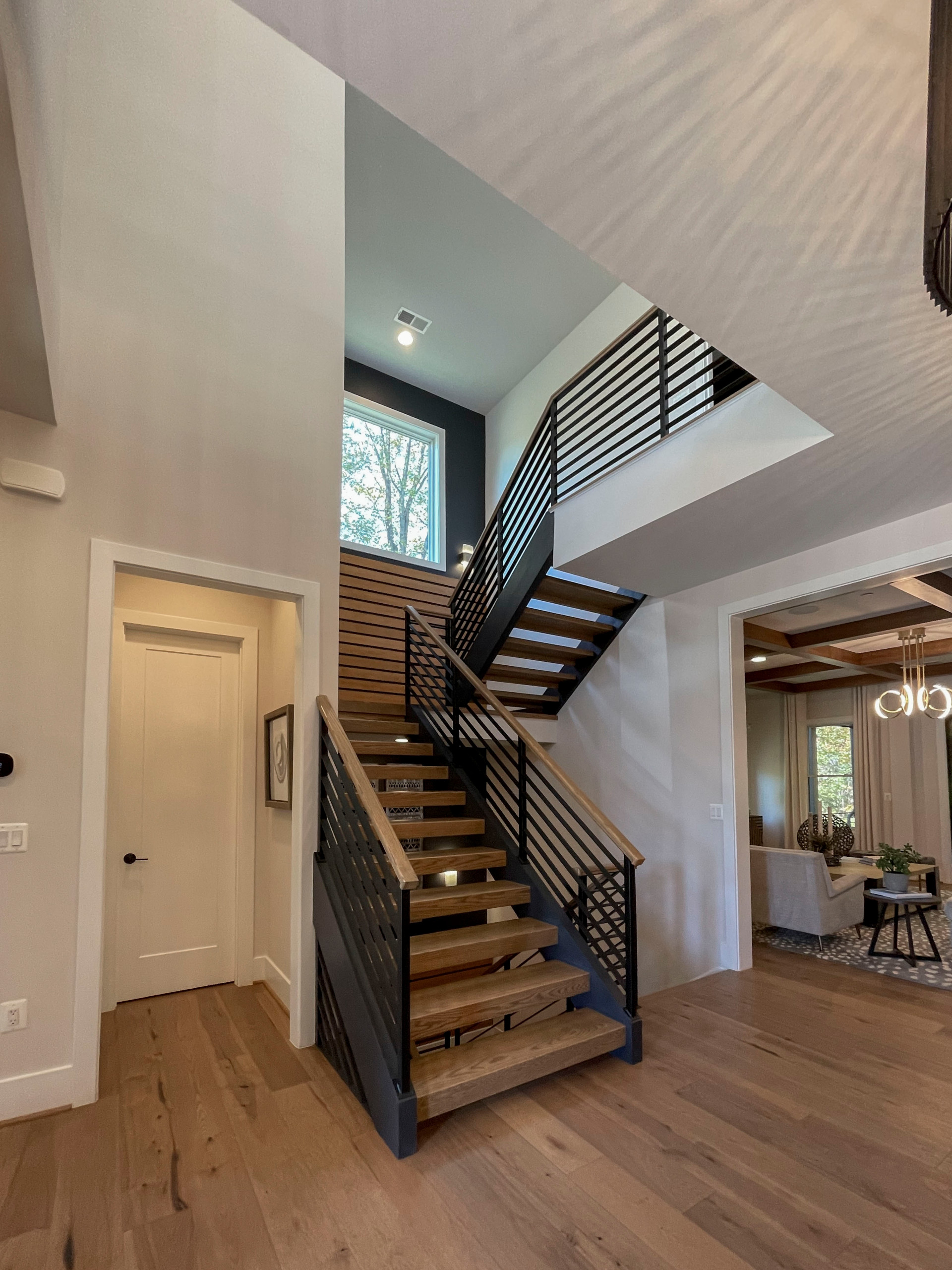 113_Floating Straight- Stringers with No Risers in Contemporary Home, Bethesda M