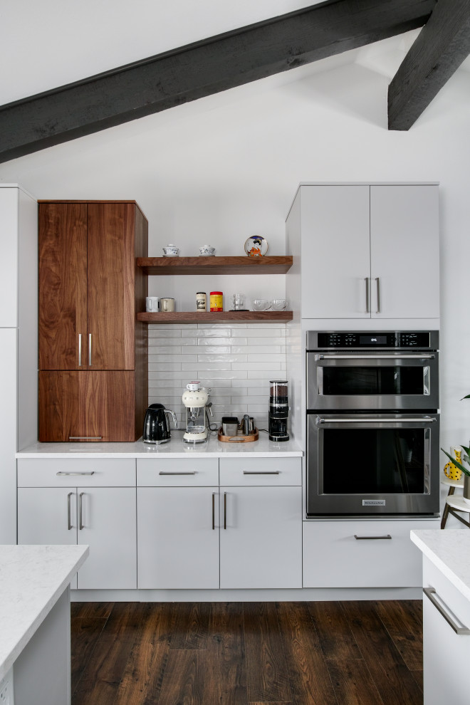 Kitchen - 1960s kitchen idea in Denver