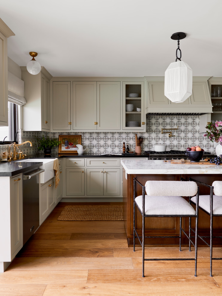 Example of a transitional kitchen design in Orange County