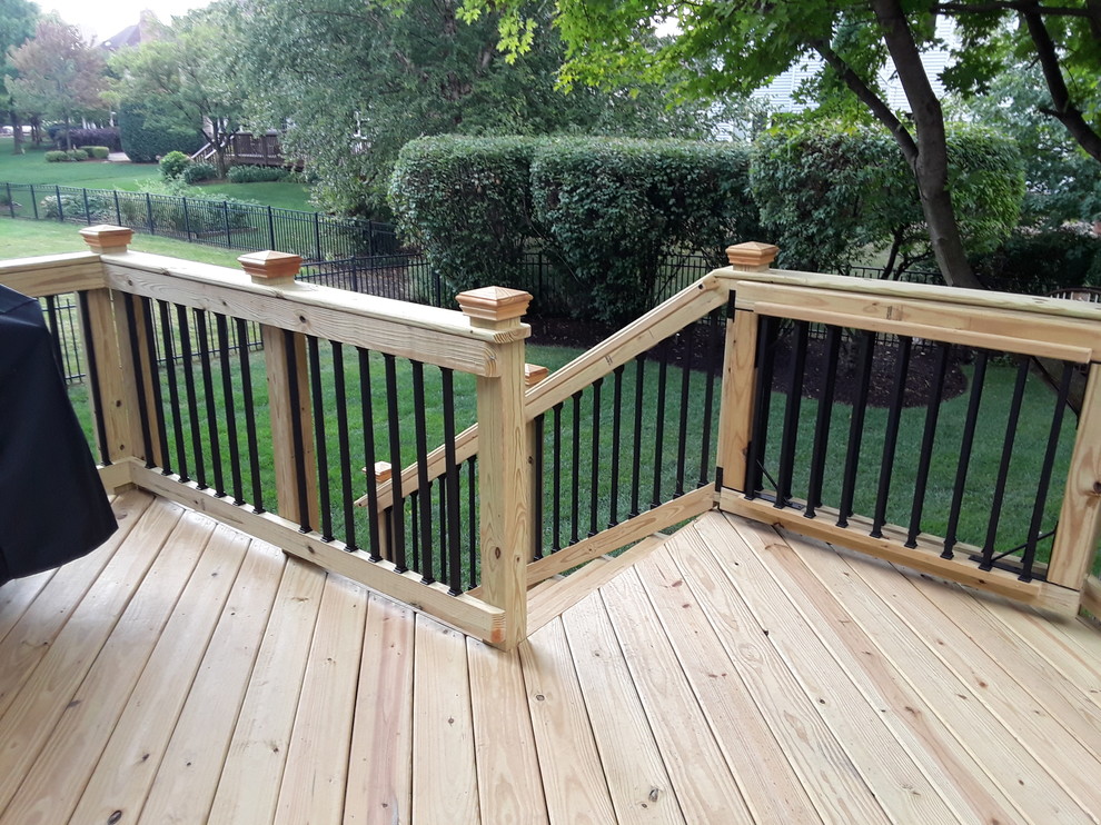 This is an example of a traditional deck in Chicago.