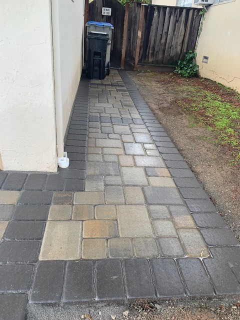Victorian Cobble Belgaurd with Charcoal Borders