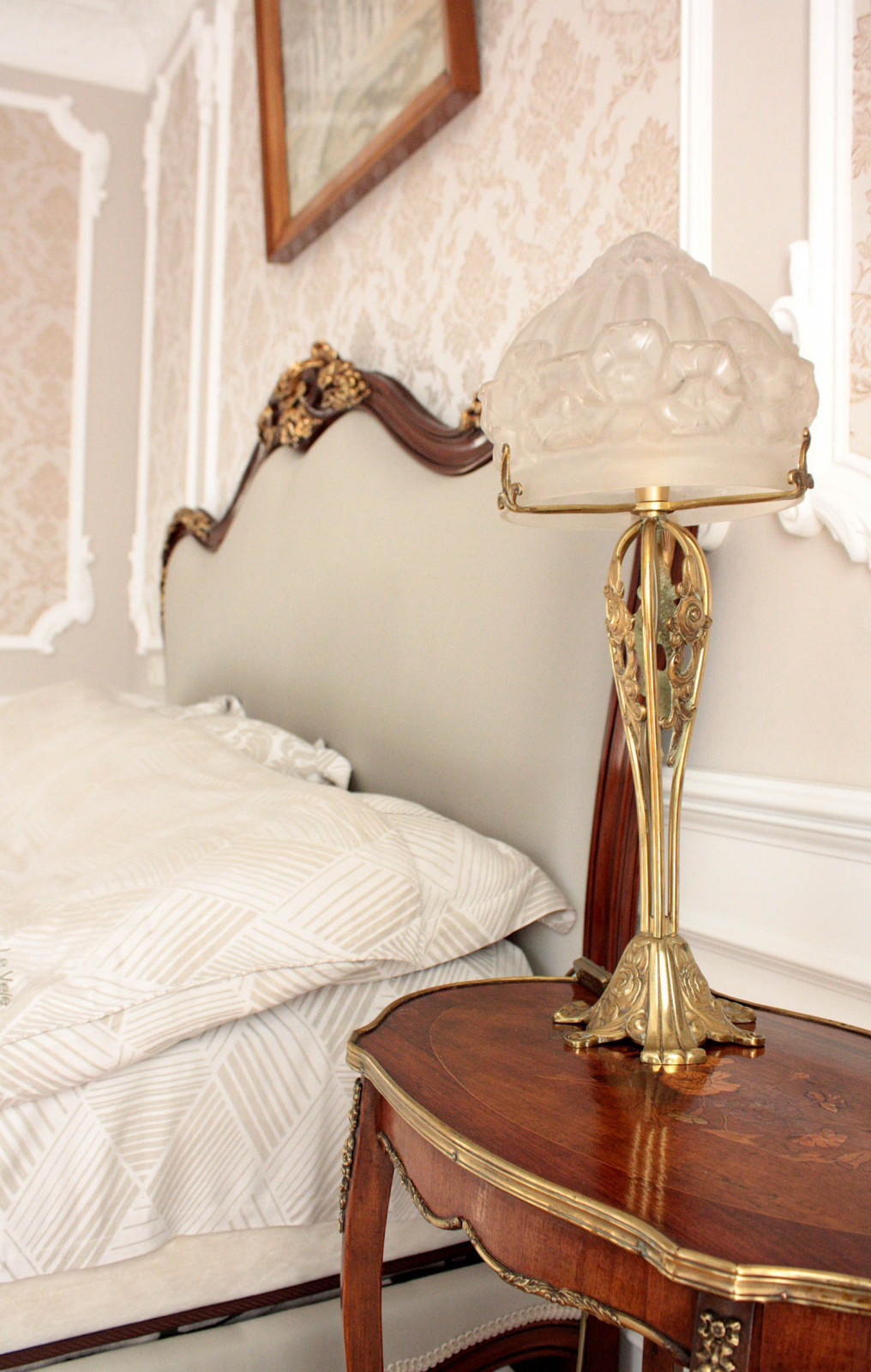 Recreating the Interior of the Chekhov’s Period in a Suburban Residence