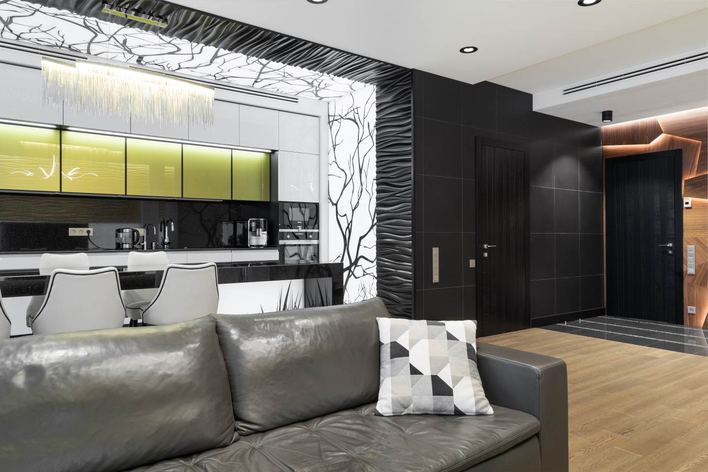 Тихвинская, 39