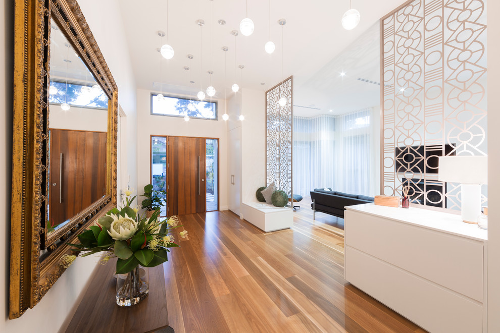 This is an example of a contemporary entryway in Canberra - Queanbeyan.