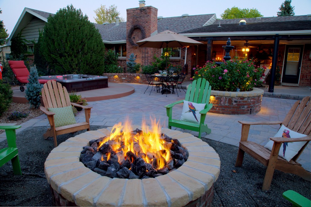 Photo of a traditional patio in Denver.