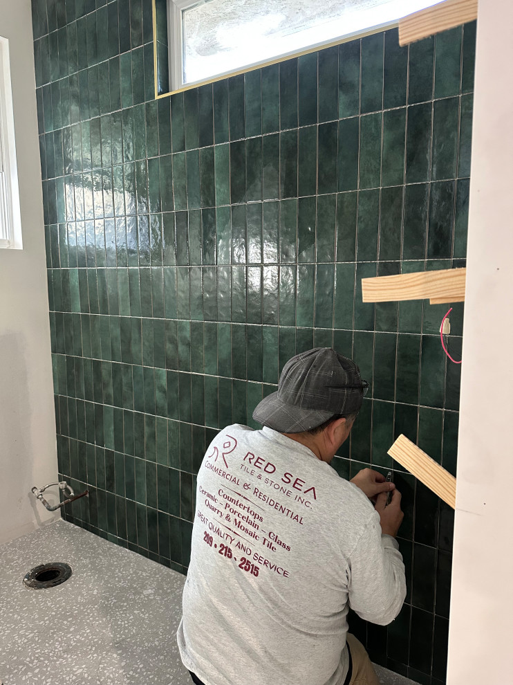 Bathroom accent wall | Long Beach