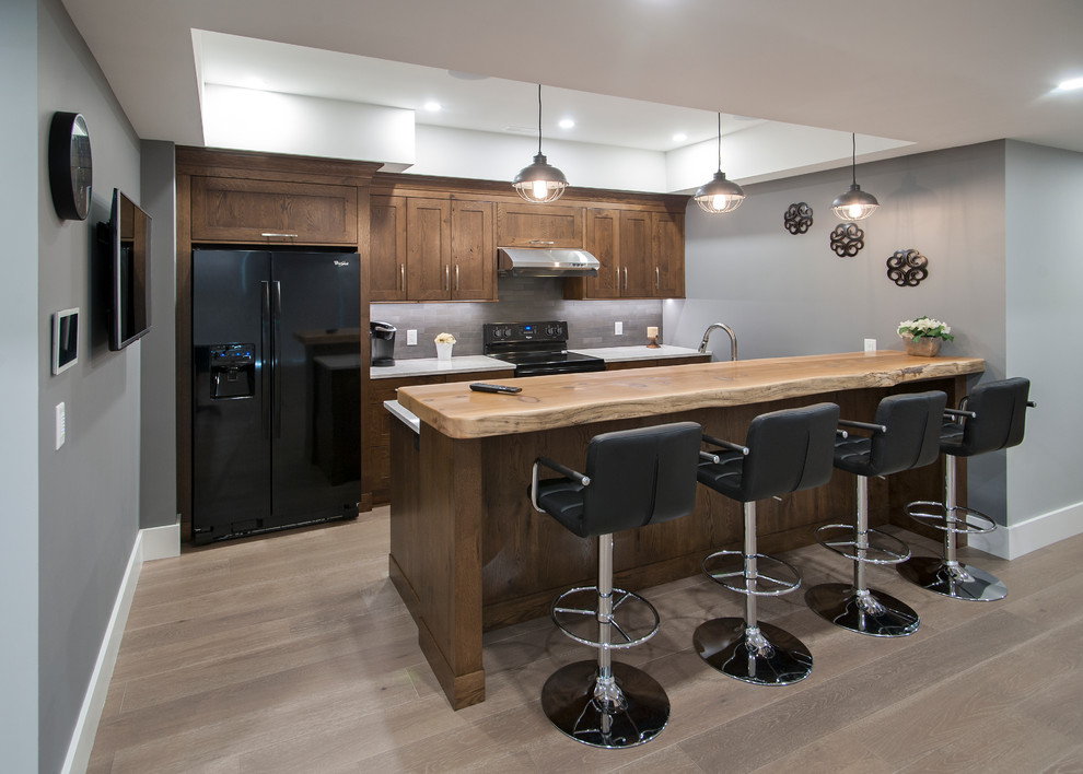 Transitional basement photo in Vancouver
