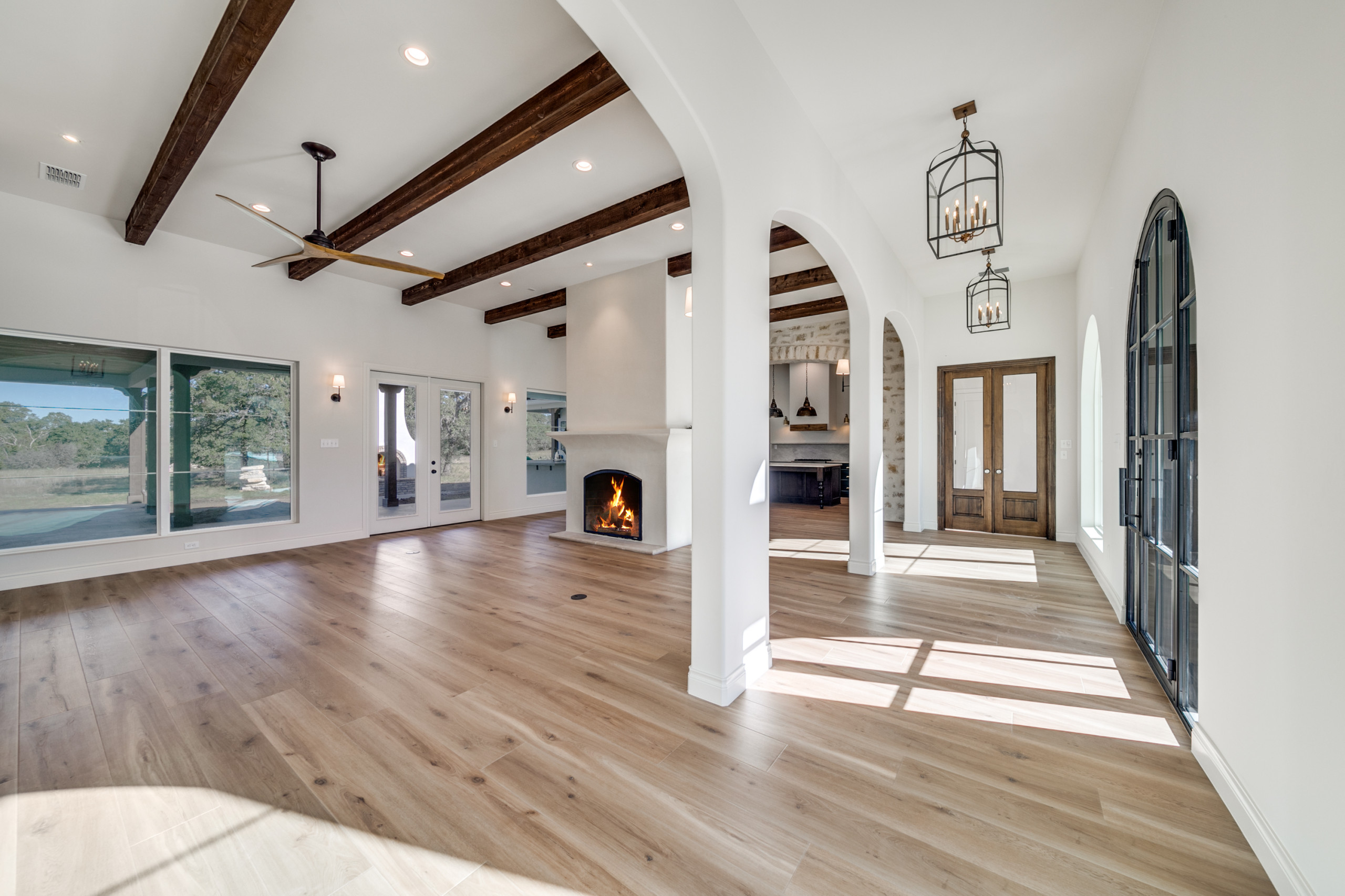 Spanish: 3,430 ft², 4 BR/3.5 BA/1 ST