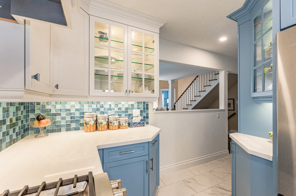 Kitchen - transitional kitchen idea