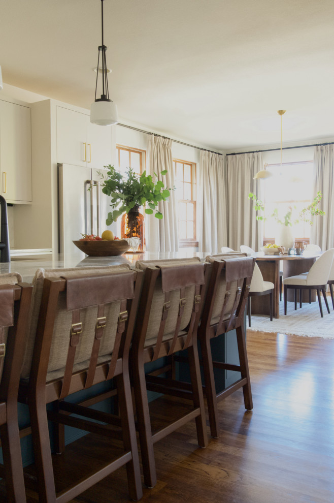 Kitchen - transitional kitchen idea in Denver