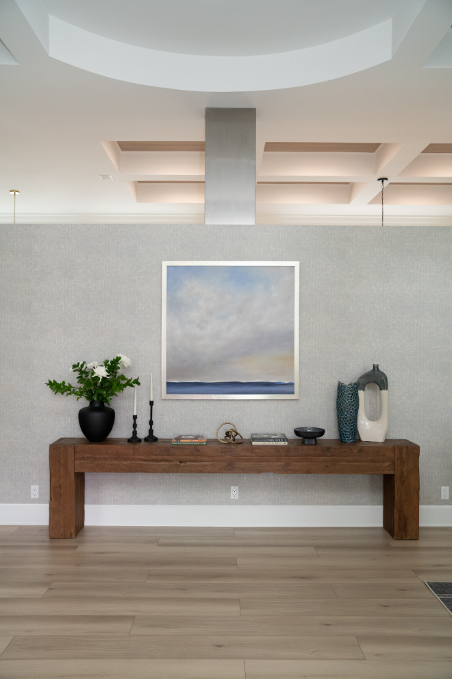 Transitional home design photo in Miami