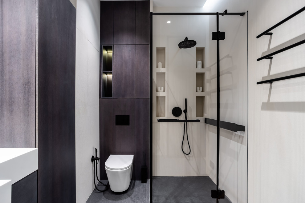 Черно-белая студия с парижским акцентом