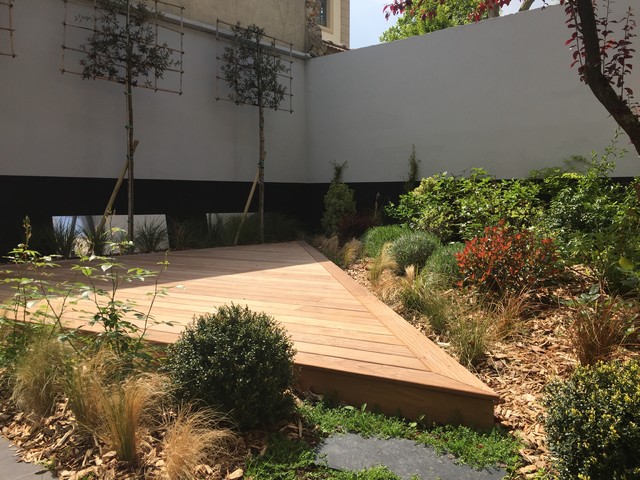 Le jardin d'une entreprise contemporary-deck