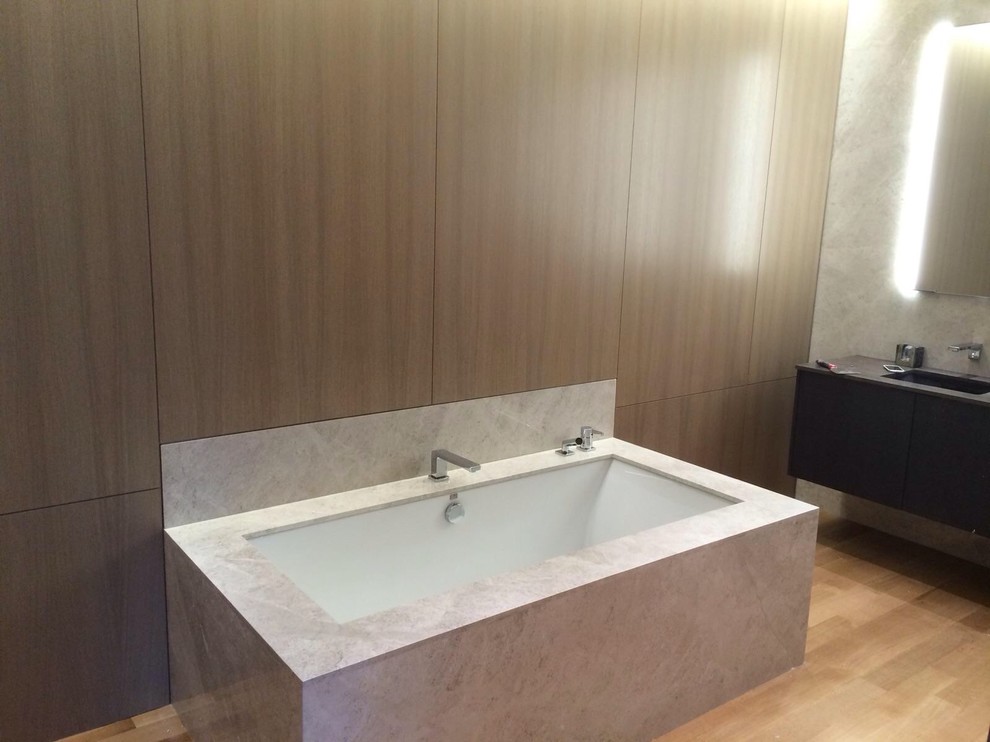 Inspiration for a modern bathroom remodel in New York