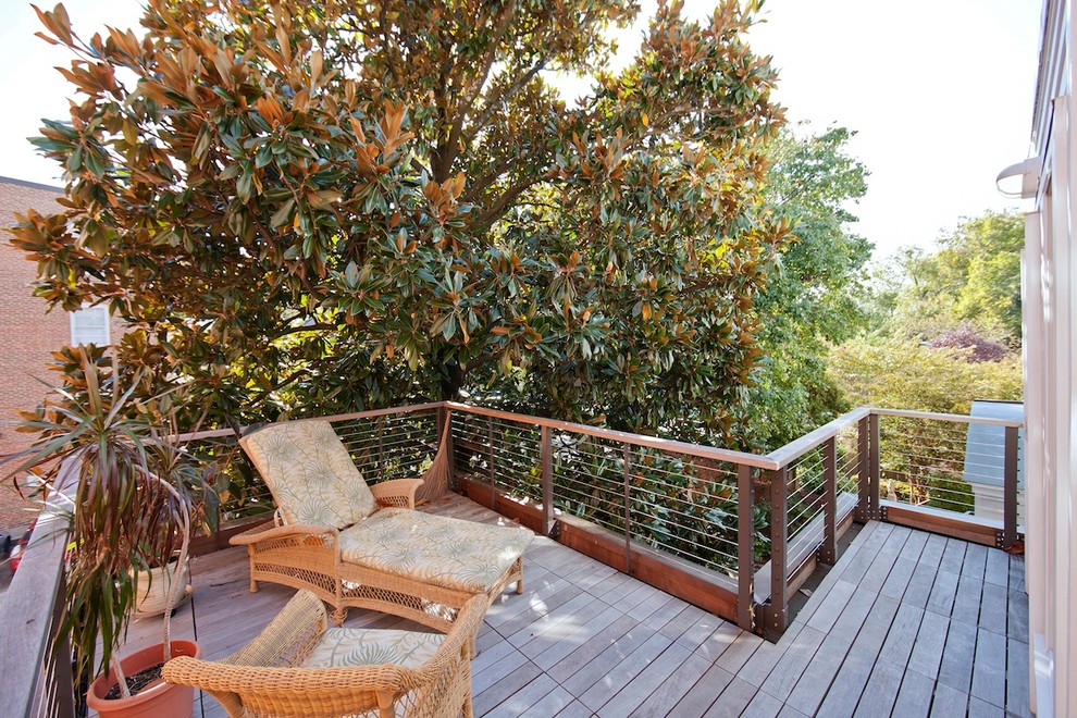 Photo of a transitional deck in DC Metro.