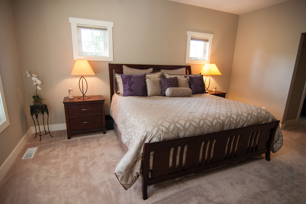 Photo of a traditional bedroom in Grand Rapids.