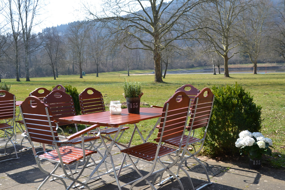 Мебель из массива акации