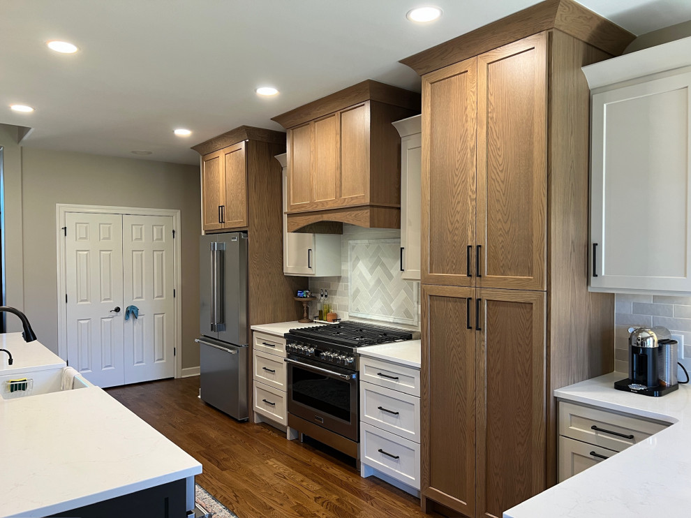 Chic Indian Lake Kitchen