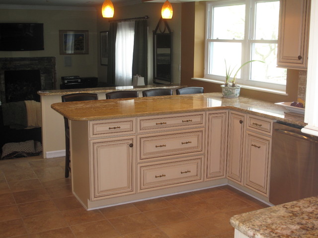 HUNT KITCHEN traditional-kitchen