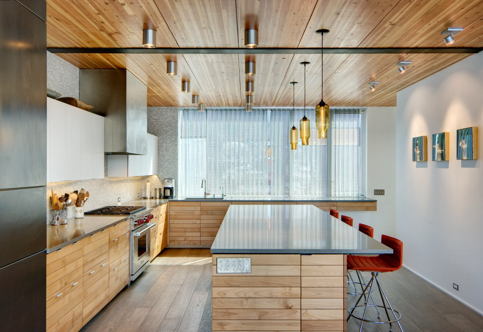 Design ideas for an industrial kitchen in Seattle.