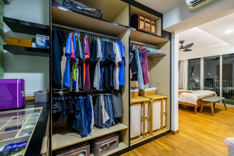 Inspiration for a contemporary storage and wardrobe in Singapore.