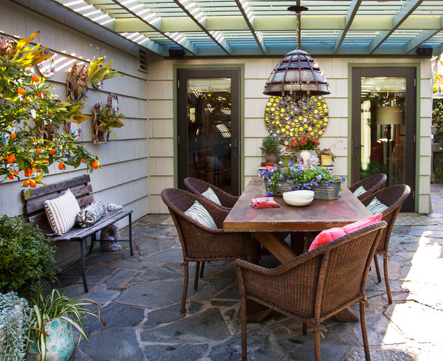 Houzz Small Gardens - Small Cottage Garden | Houzz / Photo of a small