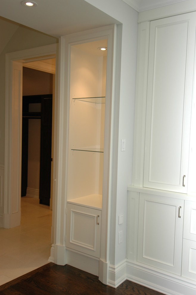 Inspiration for a transitional home design remodel in Toronto