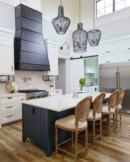 Spring 2020 Parade Home classique-chic-cuisine