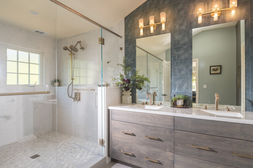Inspiration for a contemporary bathroom remodel in San Francisco