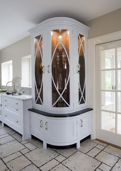 Curved Kitchen traditional-kitchen