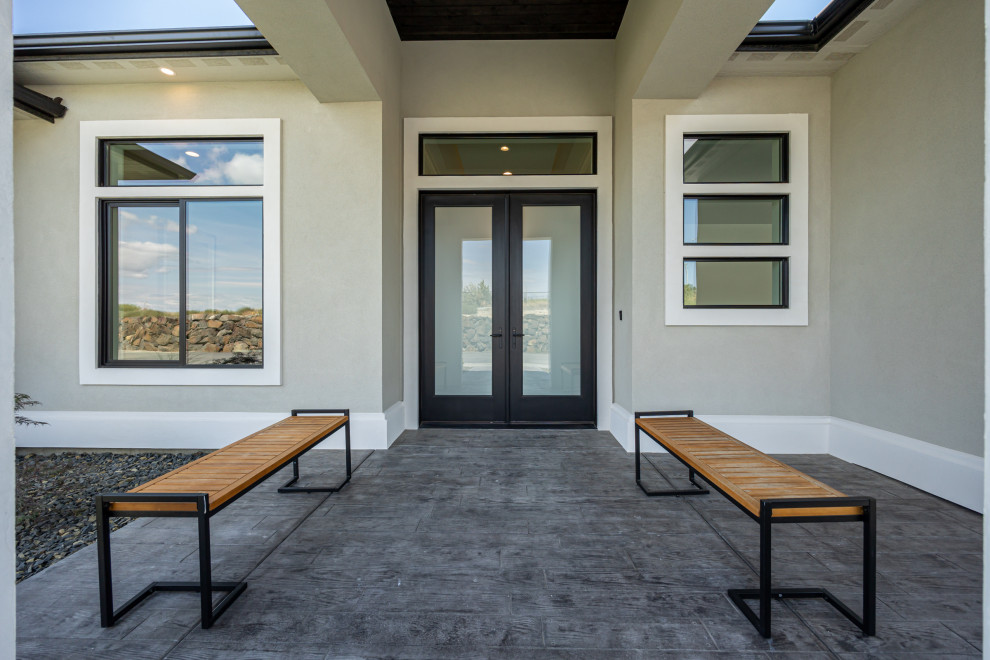 Entryway - transitional entryway idea in Seattle