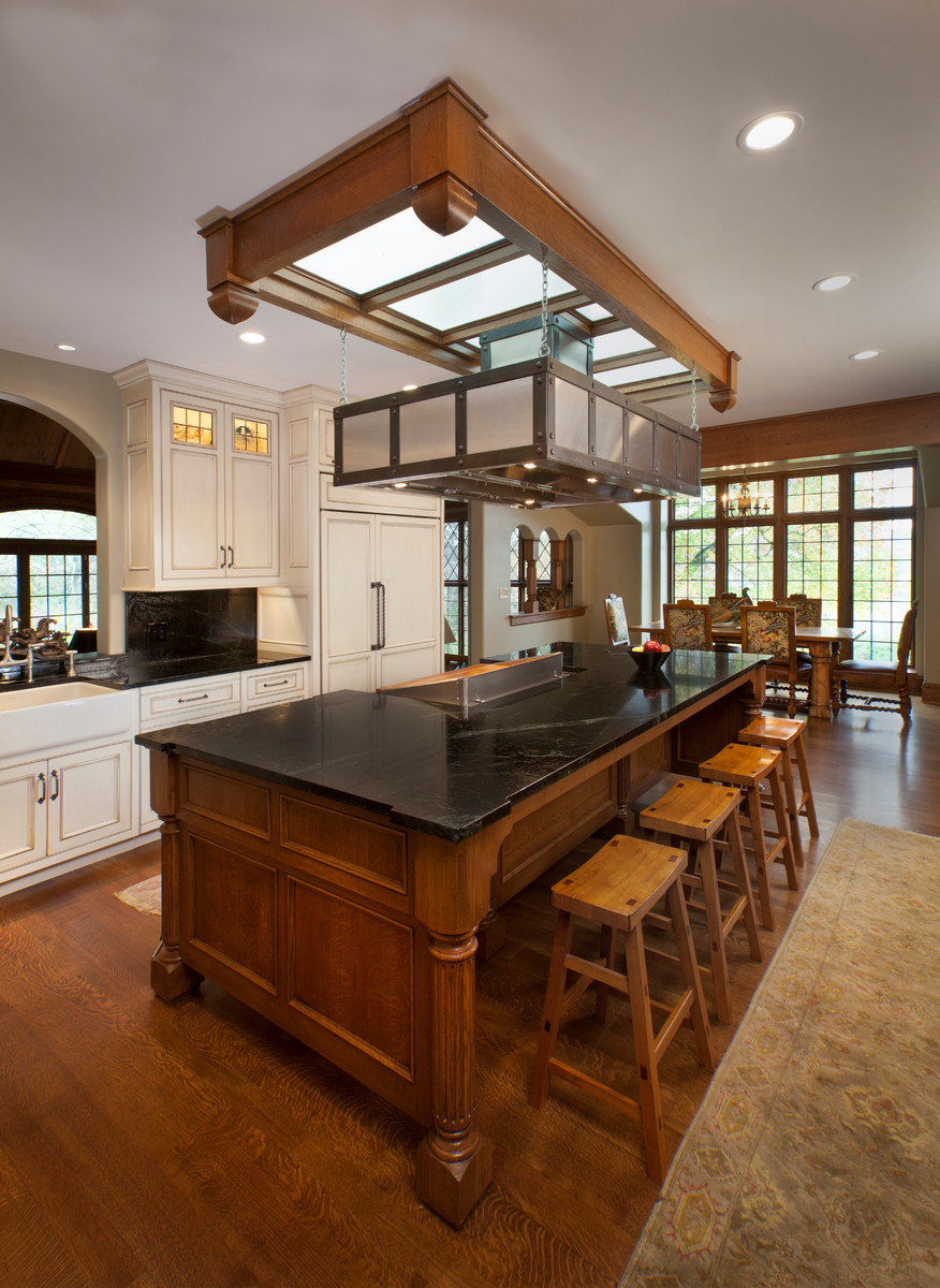 Mountain style kitchen photo in Cincinnati