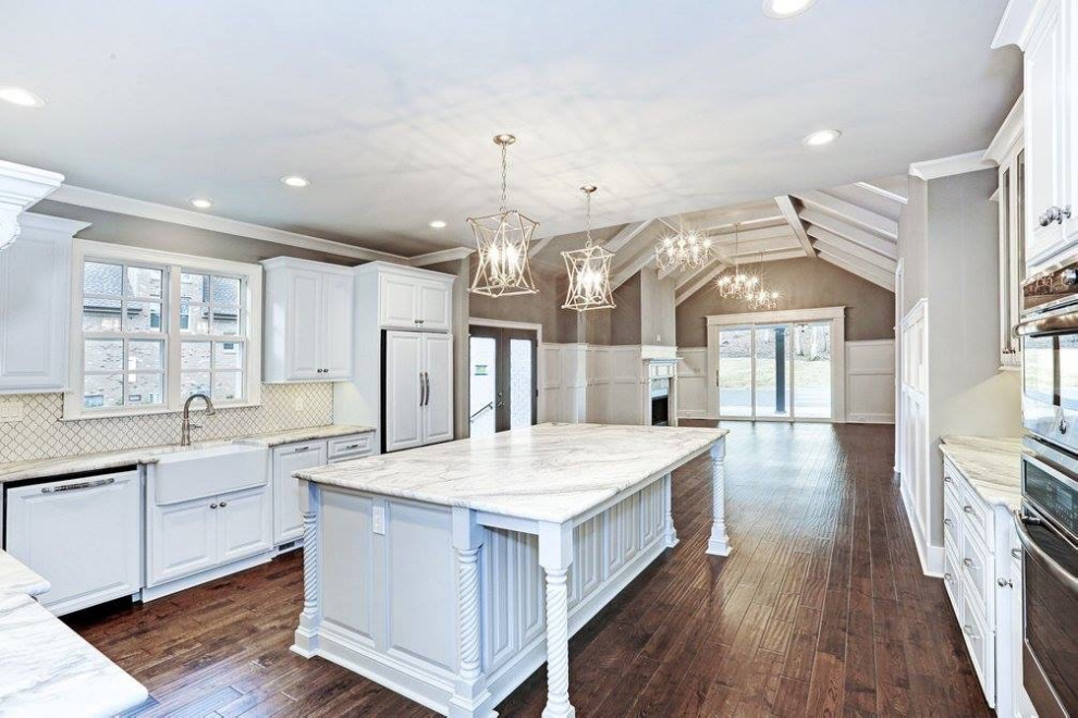 Kitchen - transitional kitchen idea